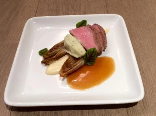 Veau, crème de céleri-rave, chicons, Vadouvan