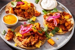 tacos a la pastor staand